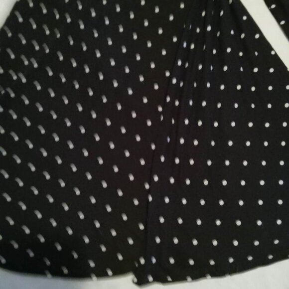 Beautiful black and white polka dot dress, backless with belt, very soft, extens - Picture 3 of 6